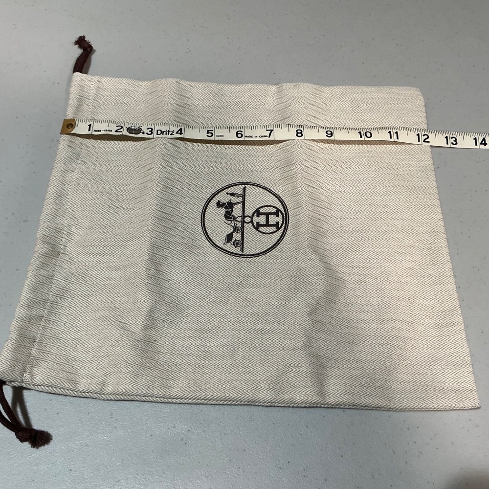 Hermes medium size box and dust bag - Picture 5 of 11